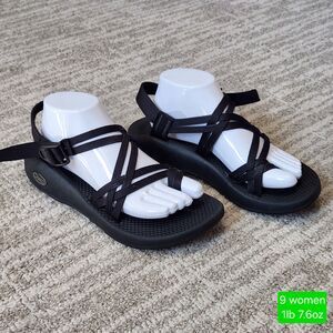 Chaco womens black sandals size 9
